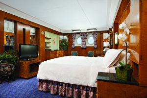 Deluxe Stateroom with 1 King room photo