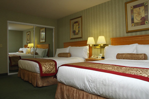 Standard 2 Queen Beds W/ Free Continental Breakfast room photo