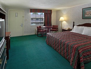 Single Queen (Non-Smoking) room photo