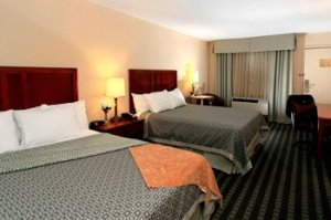 2 Queens - Non-smoking (Freeway Side) room photo