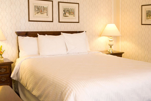 One Bedroom Suite with Balcony room photo